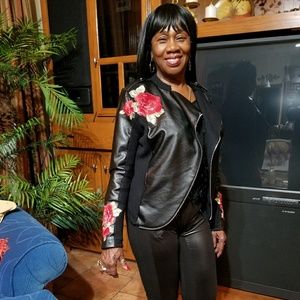 Meet your Posher, Ramona